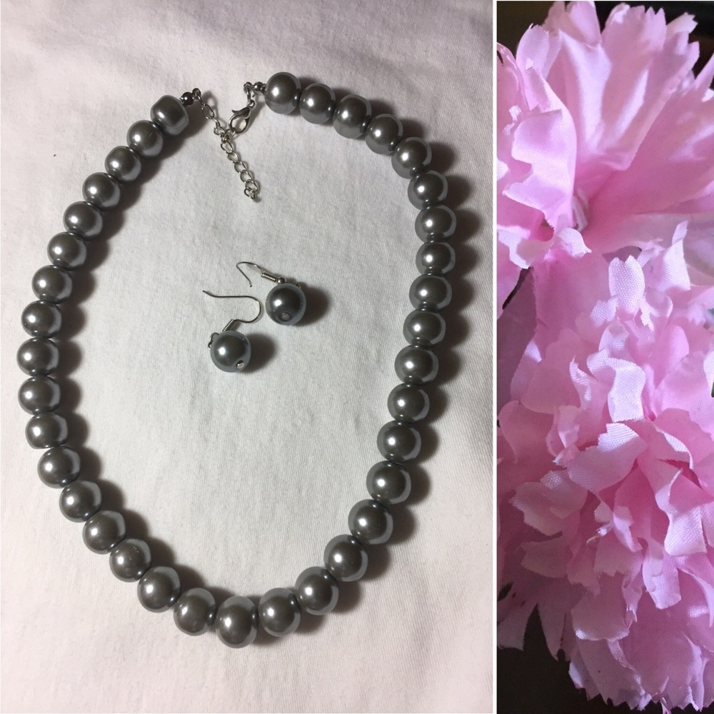 NECKLACE AND EARRINGS SET